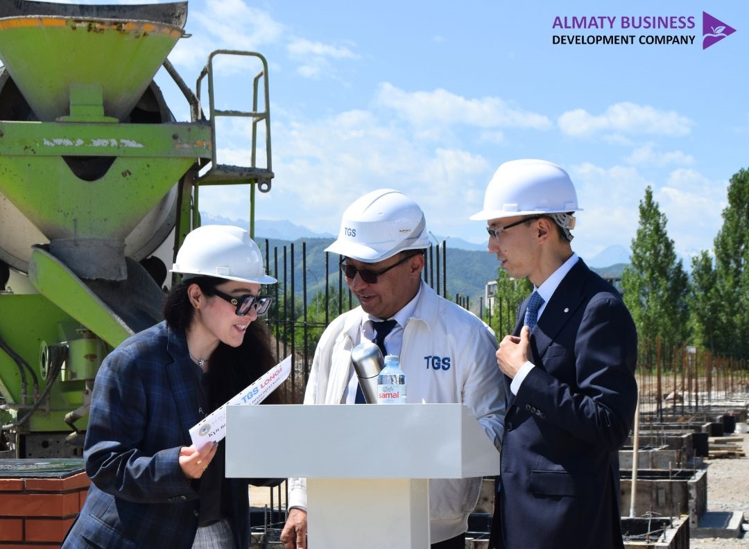 Состоялась церемония закладки капсулы нового завода по производству солнечных модулей